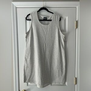 32° cool sleeveless dress - gray and white stripes- 2xl
